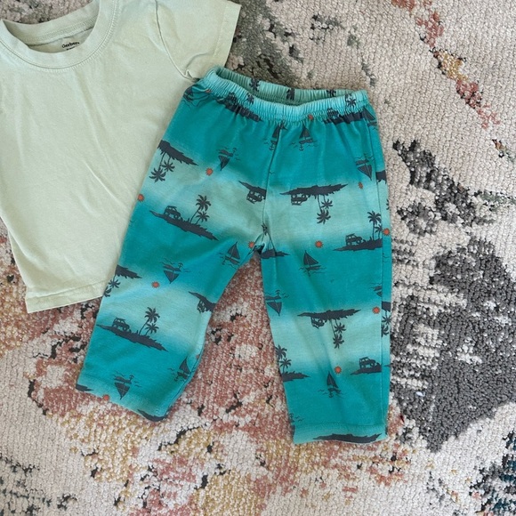 Gerber / Carter’s Baby Boy Tropical Pajamas Set Size 18 Months - Picture 4 of 8